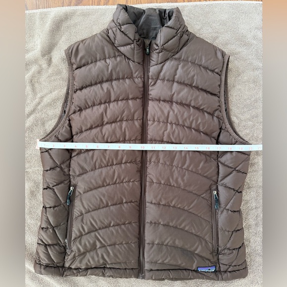 🤎 Patagonia Women's Chocolate Brown Down Puffer Vest EUC - Picture 11 of 13